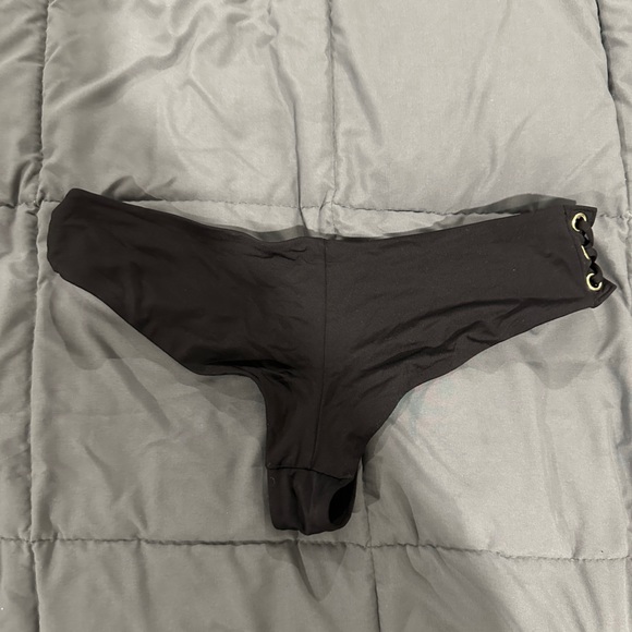 Black and gold bathing suit bikini bottom - Picture 2 of 2